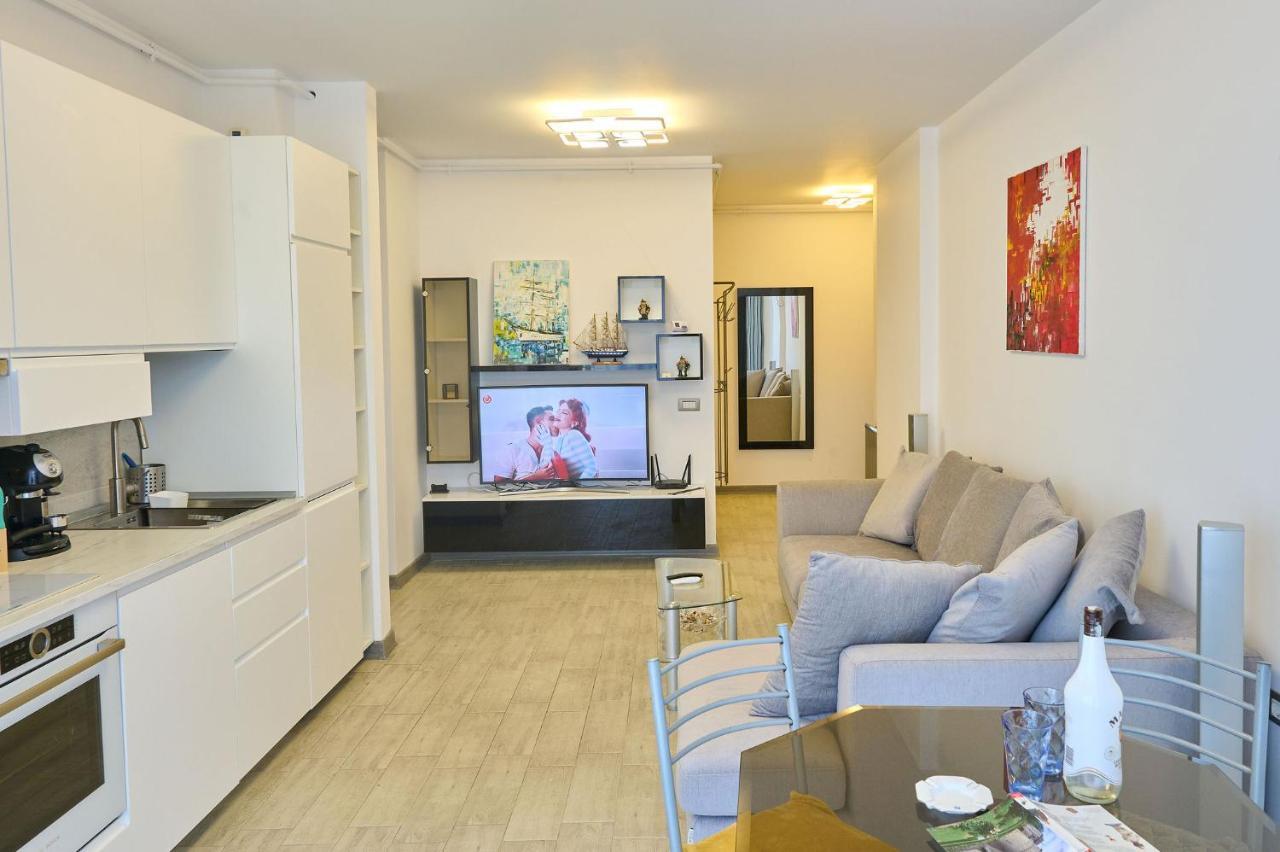 Crazy Sea View 2Br Apartment Spa Pools Resort- Parking Mamaia Dış mekan fotoğraf