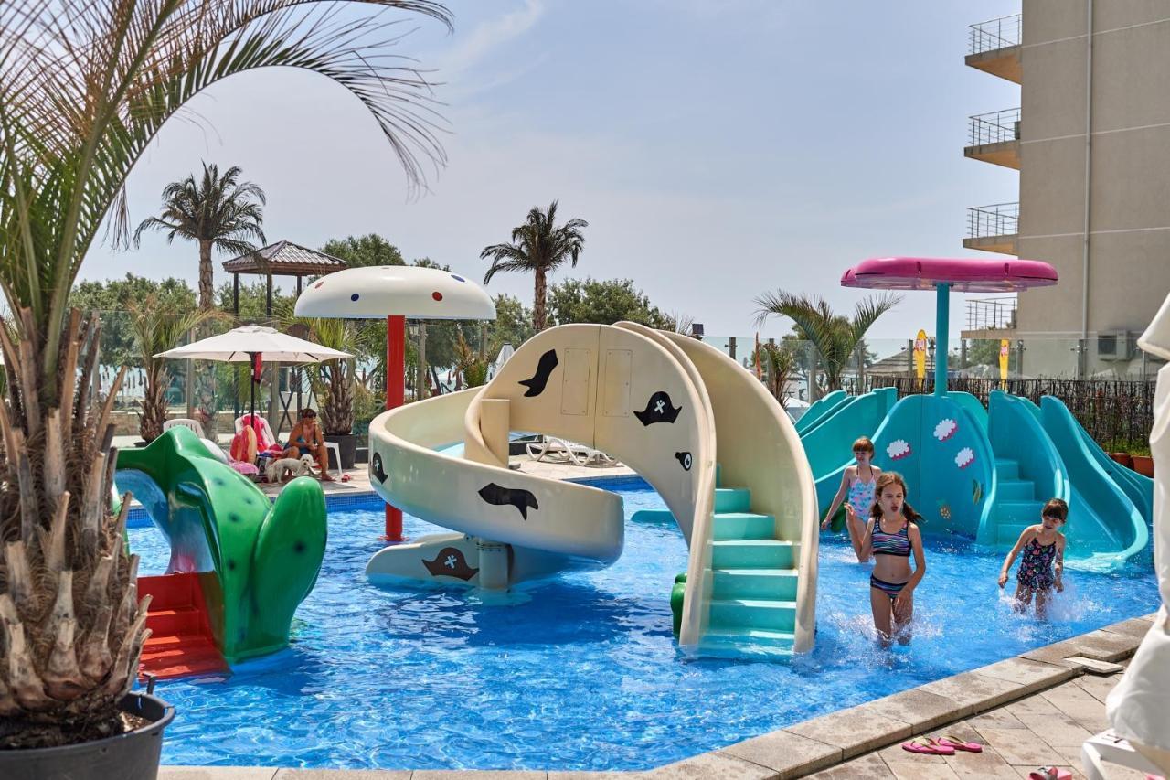 Crazy Sea View 2Br Apartment Spa Pools Resort- Parking Mamaia Dış mekan fotoğraf