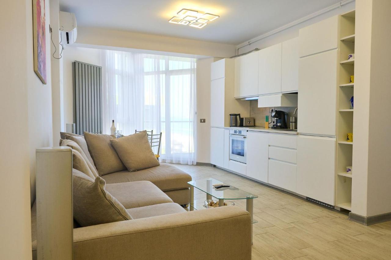 Crazy Sea View 2Br Apartment Spa Pools Resort- Parking Mamaia Dış mekan fotoğraf