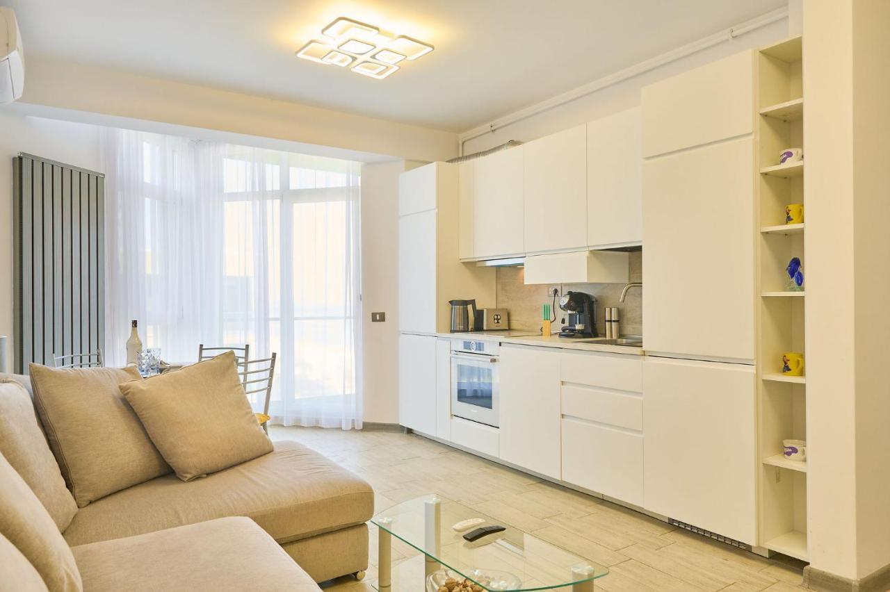 Crazy Sea View 2Br Apartment Spa Pools Resort- Parking Mamaia Dış mekan fotoğraf
